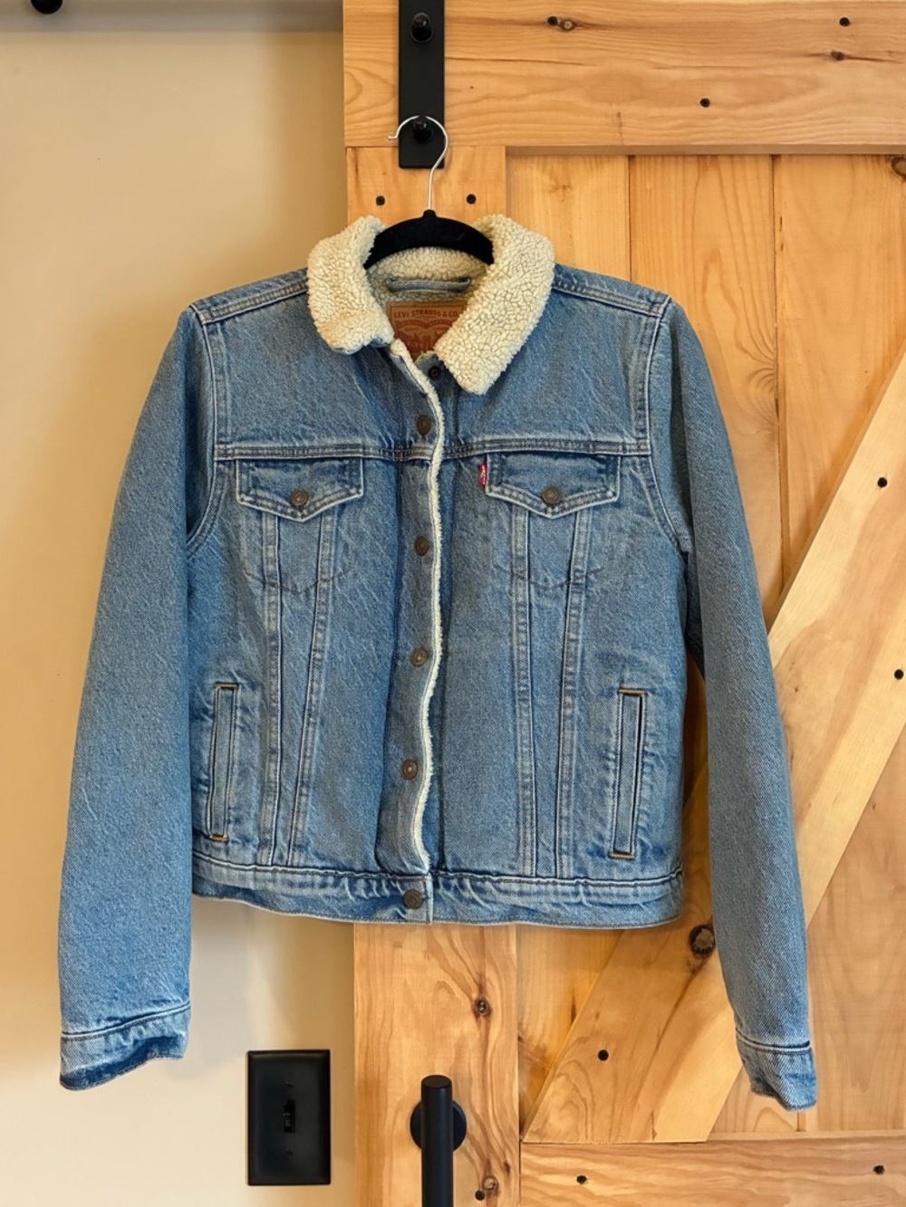 LEVI'S WOMEN'S ORIGINAL SHERPA TRUCKER JACKET